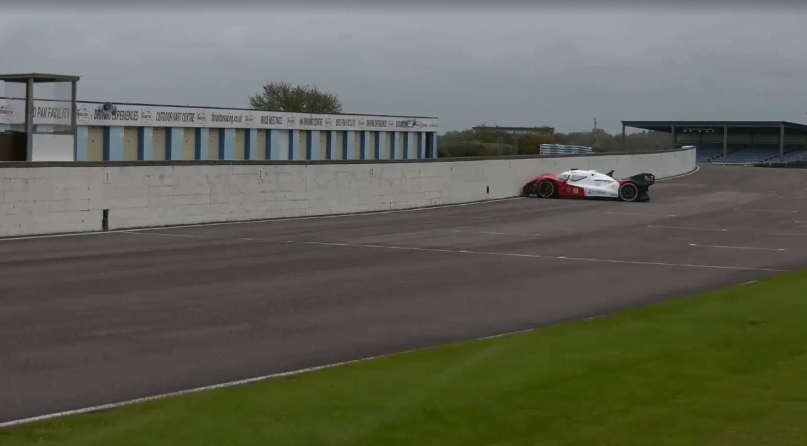 Роботски автономни возила и настани за Roborace: развој на вештачката интелигенција во автомобилската сцена