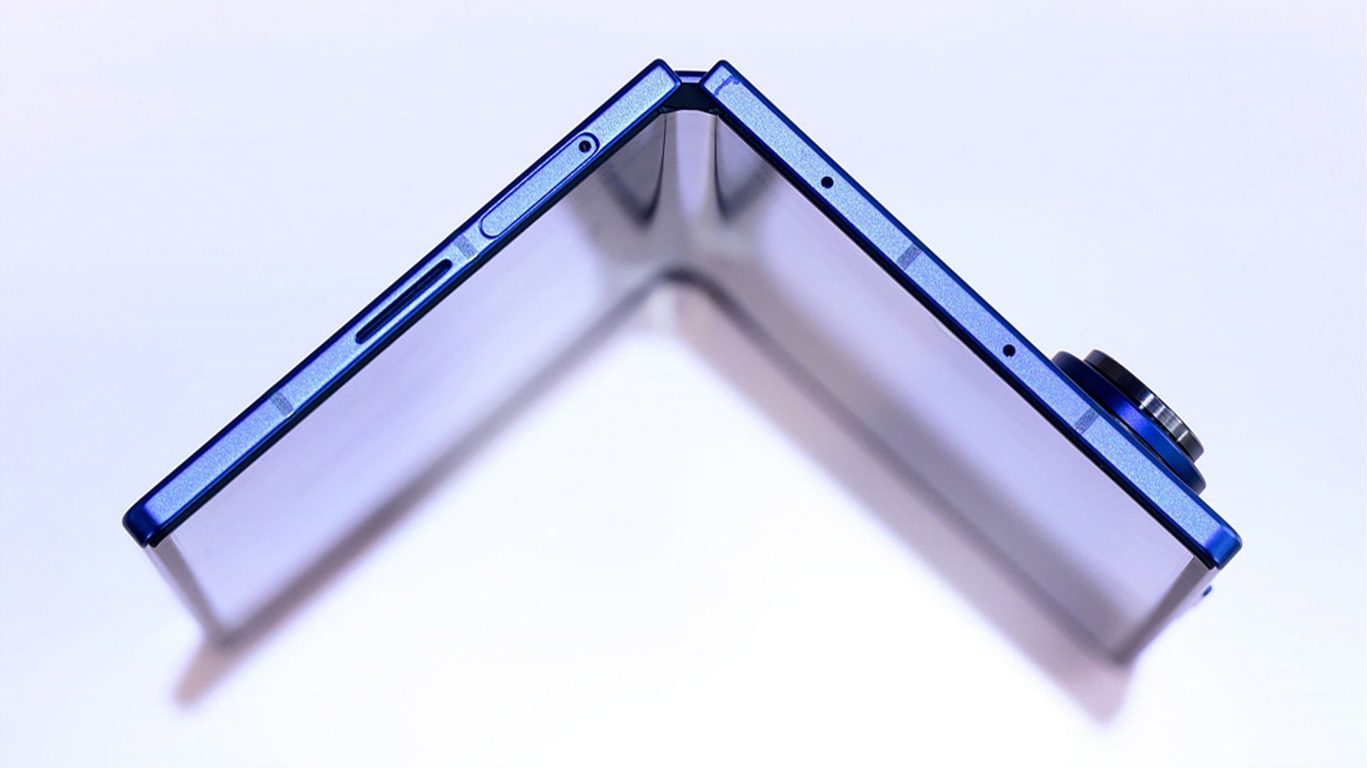 Samsung Wide Fold: Подготовка за конкурентската битка со iPhone Fold во 2026