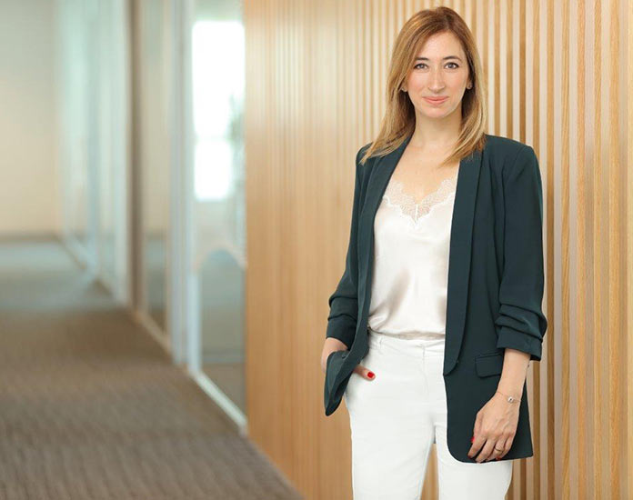 Selen Alkım: Водителка на Citroën Türkiye и промена во лидерството