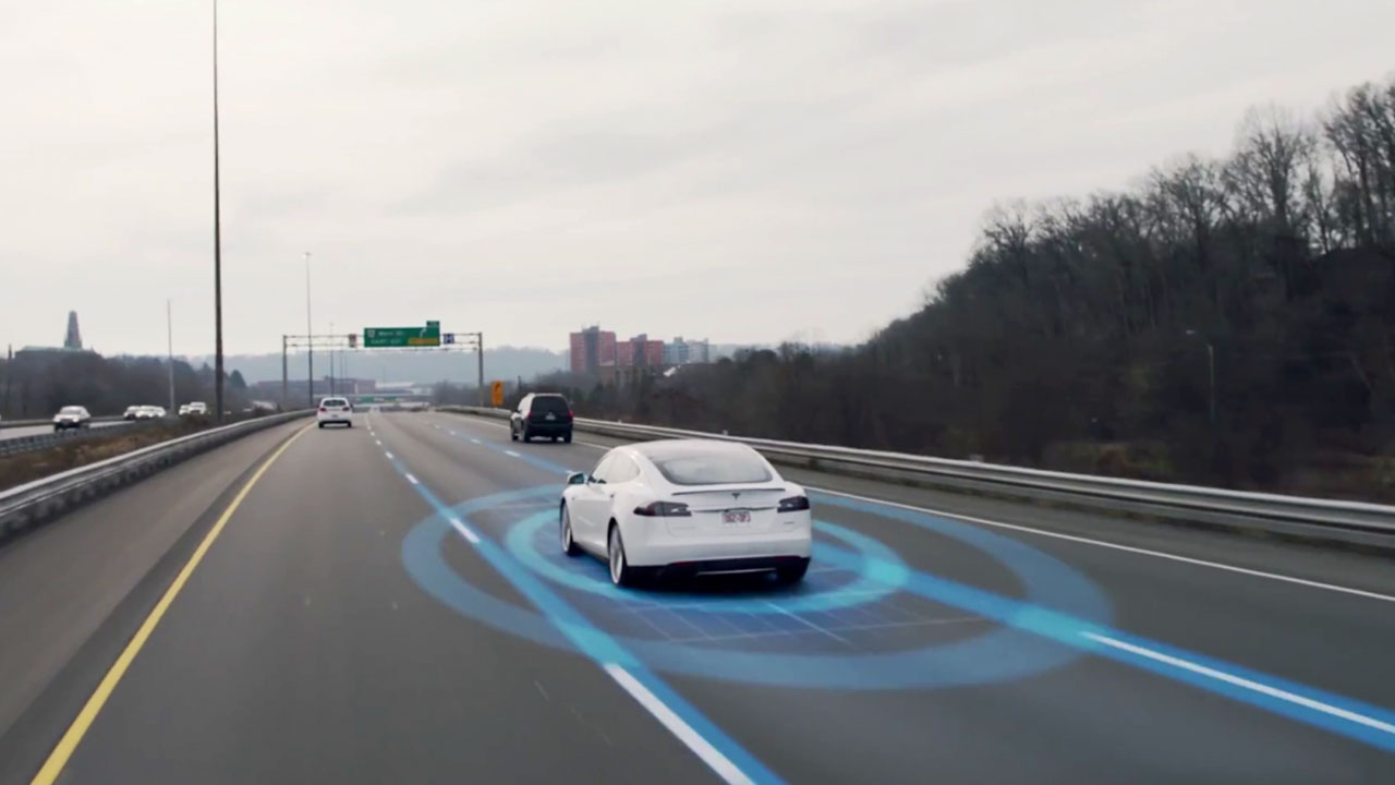 Паровски извештаи: Истрага за улогата на автопилотот во неодамнава несреќа со Tesla