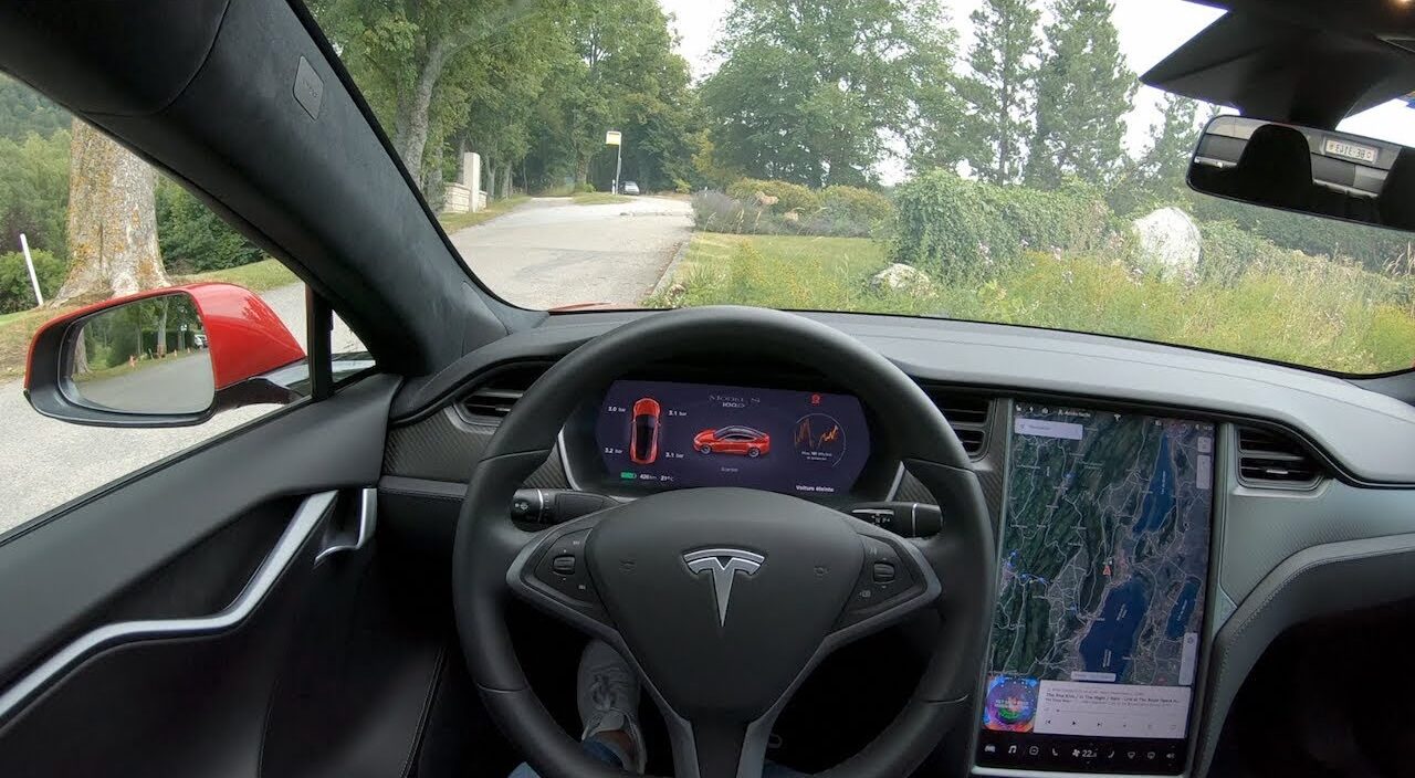 Истражување на автономни возила на Tesla: регулаторни проверки во Калифорнија