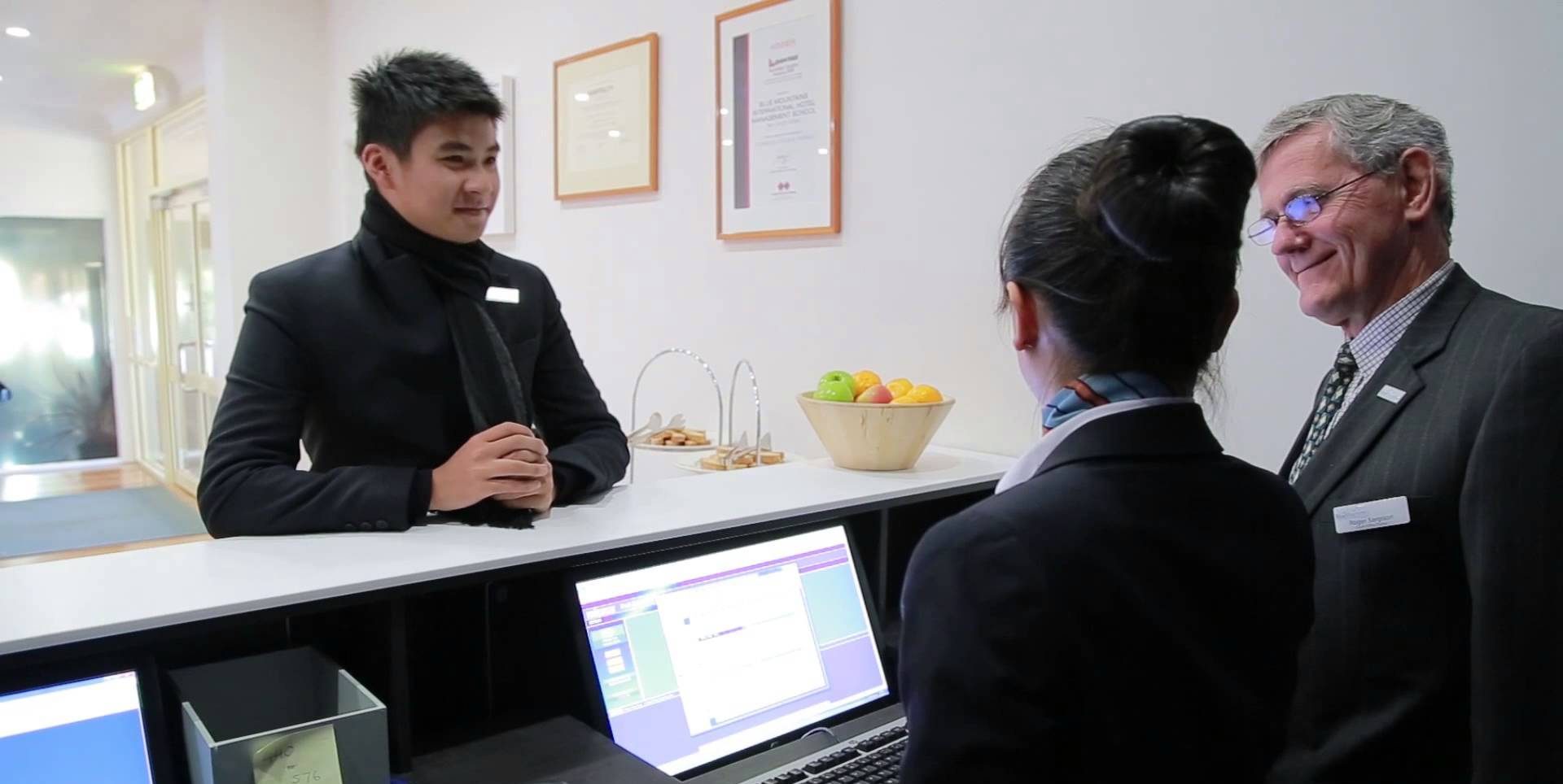 Tesla: Преглед на работната култура и предизвиците во глобалната фабрика за електрични возила