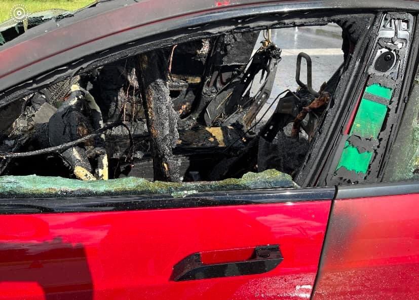 Tesla Model S Plaid: непредвидено палење на патот и други забелешки за безбедноста