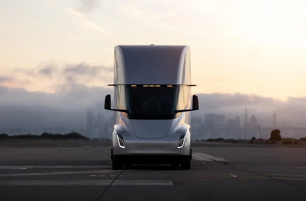 Tesla Semi: Одложеното производство се движи кон сериска изпорака во Невада