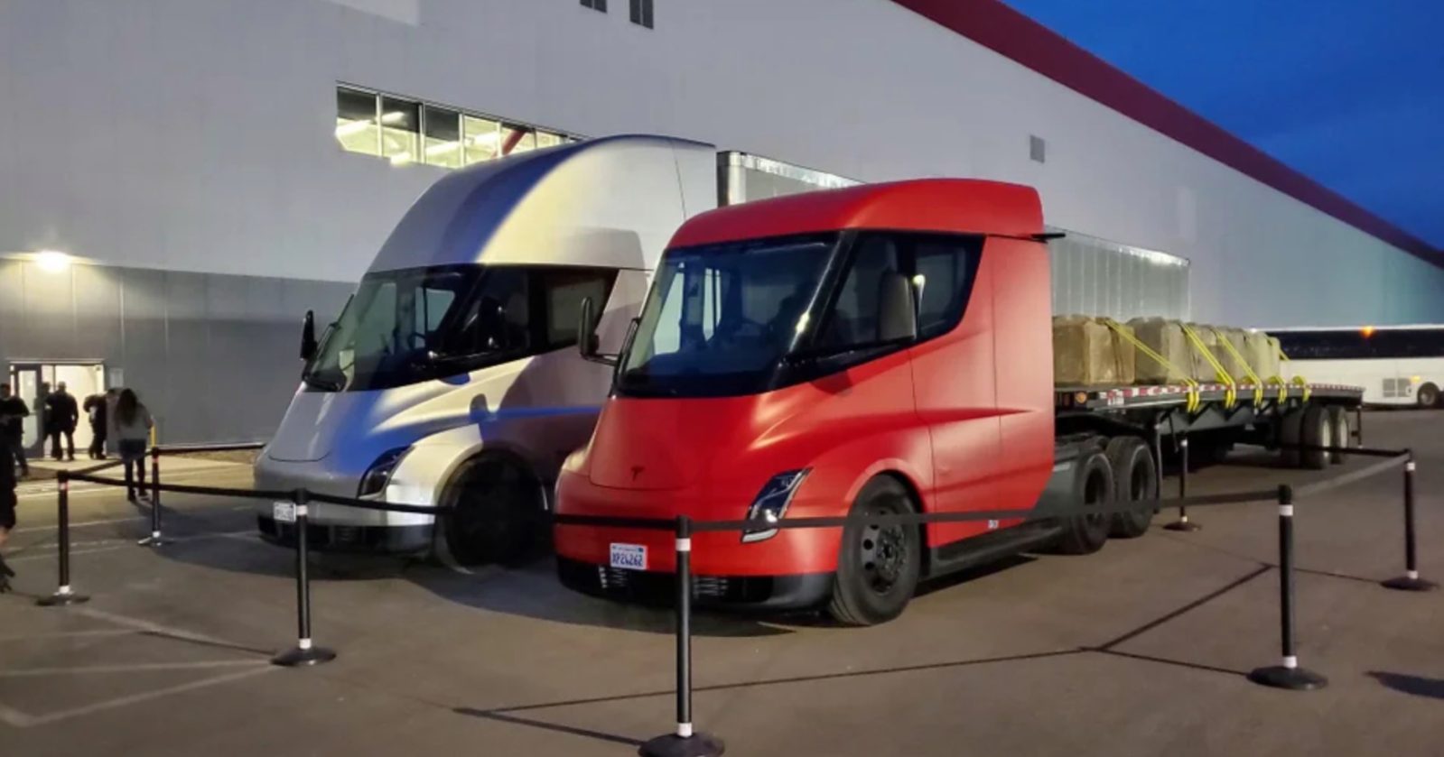 Tesla Semi: Производство одложено иновативни ветувања во 2020-2021