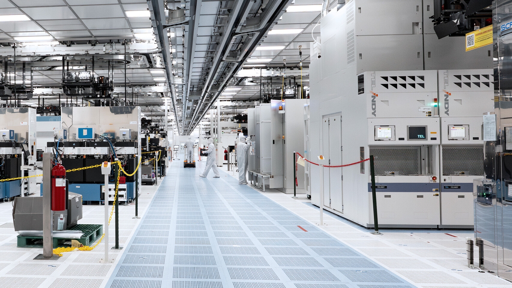 Texas Instruments отпочнува масовно производство на 300 mm чипови во SM1 во Шерман, Тексас