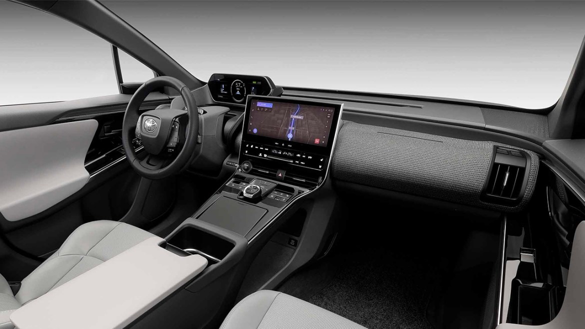 Toyota bZ4X: Прв електричен SUV дизајниран од нула за модерните патници
