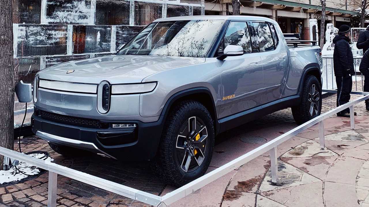 Ривиан и Мерцедес-Бенц: Одложен заеднички проект за електричен минибус и нова насока за VAN моделите