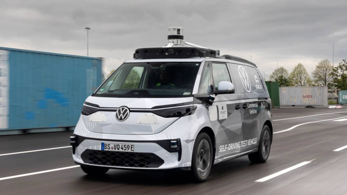 Volkswagen ID Buzz: Преправен електричен T2 во иднината на легендарниот микробус