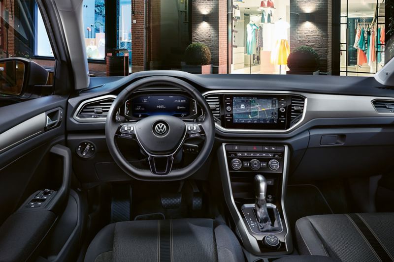 Volkswagen T-Roc: Комплетна листа на опции и цени за 2021 година во Македонија