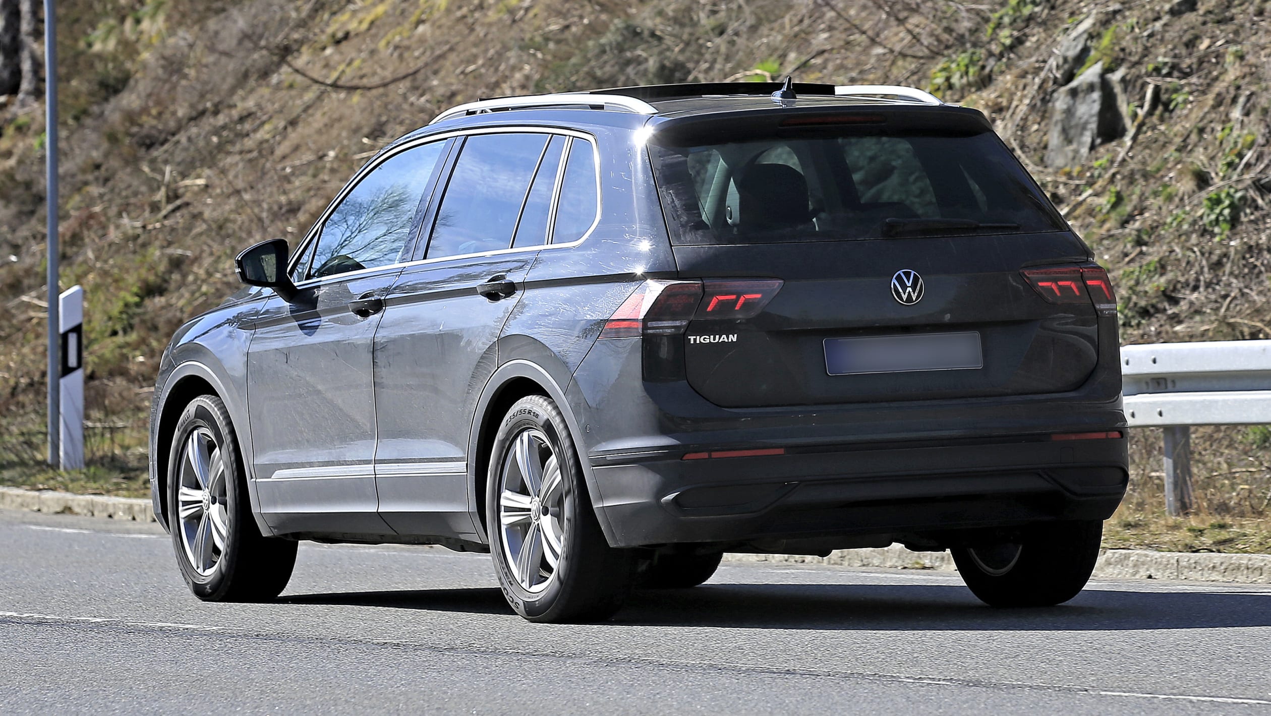 Новата Volkswagen Tiguan 2021: први прегледи на дизајнот и напредните технологии