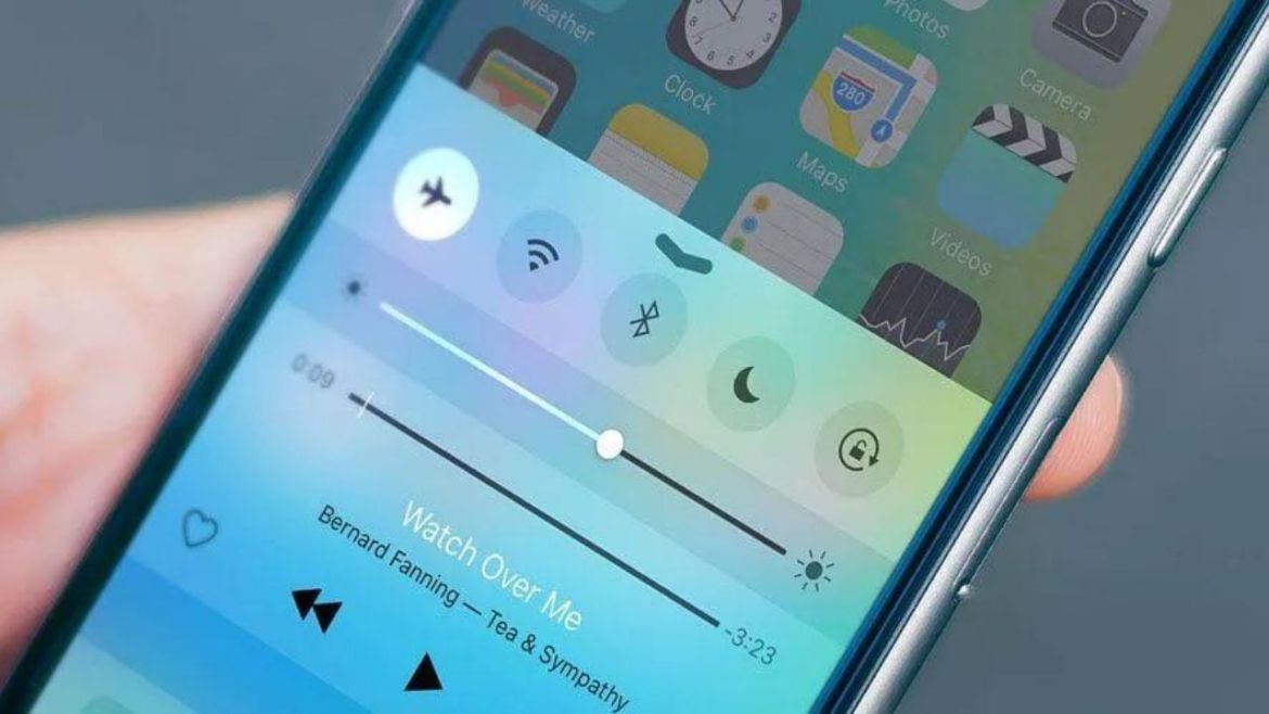 Како да ги прочитате пораките во WhatsApp без да се вклучите онлайн статус