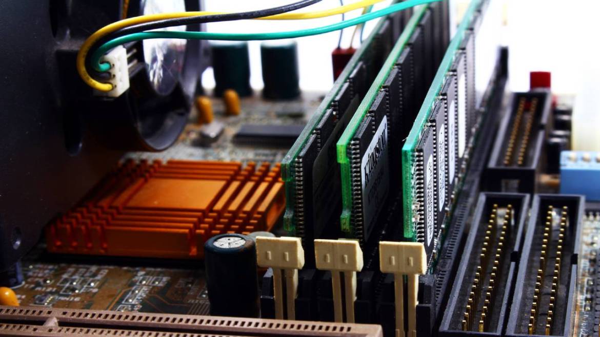 Како да го поставите и оптимизирате виртуелниот мемориски систем во Windows