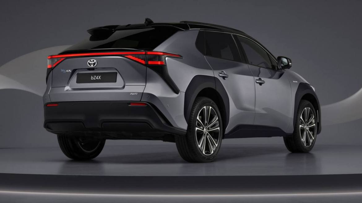 Тојота: Прв електричен бZ4X и судбината на моделот
