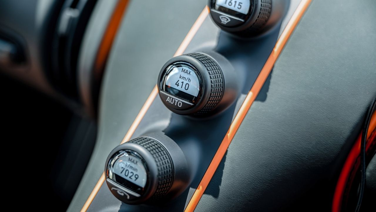 Bugatti Tест за Брзина: Испитување на 400 Км/ч на Писта на Спејс Инсталација