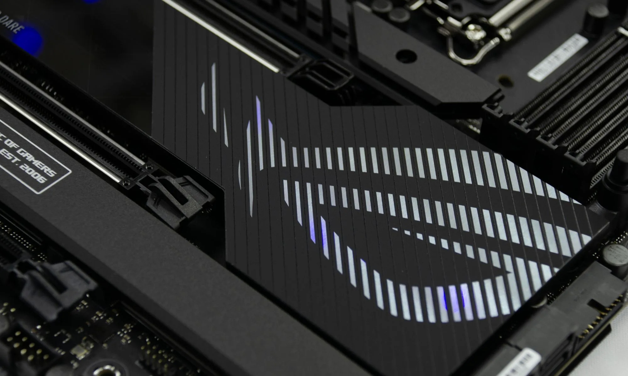 Асус: Деманти и потенцијална трошечна насока за меморискиот пазар