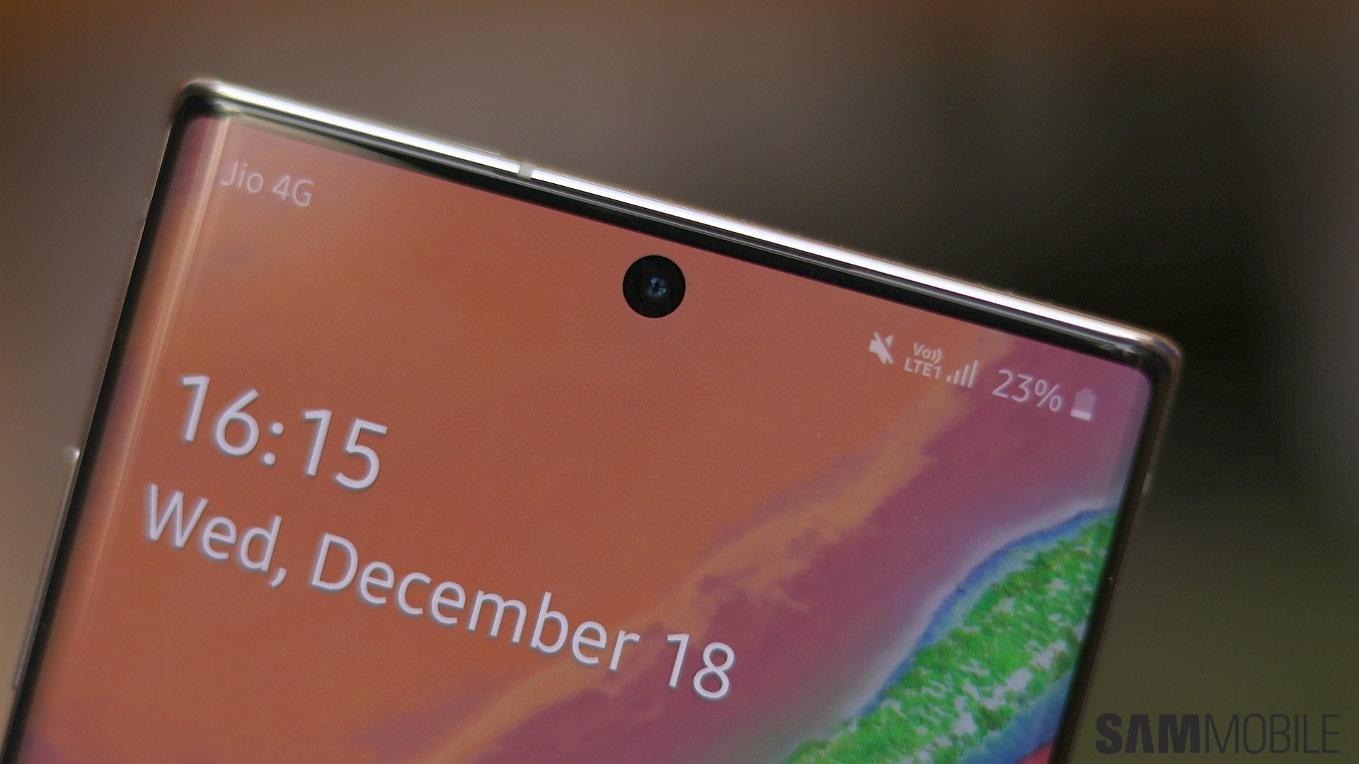 Историја за следниот селфи камера: 100 MP предна камера и 200 MP задни системи на тест