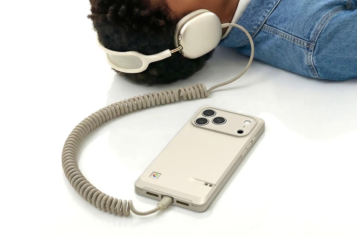 Spigen'den 1980'lere Yolculuk: Classic LS ile iPhone 17 Serisi için Retro Tasarım