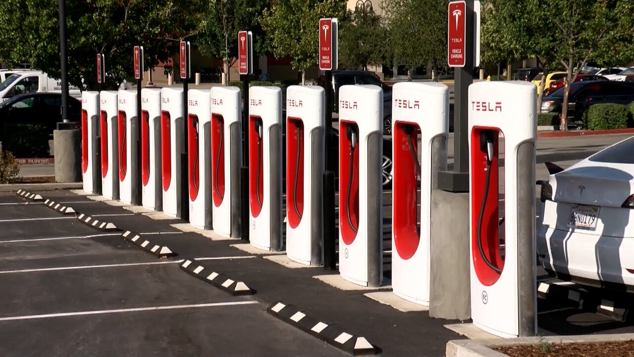 Планот на ЕУ за ширење на мрежата на Tesla Supercharger со 7.198 станици за 352 милиони евра
