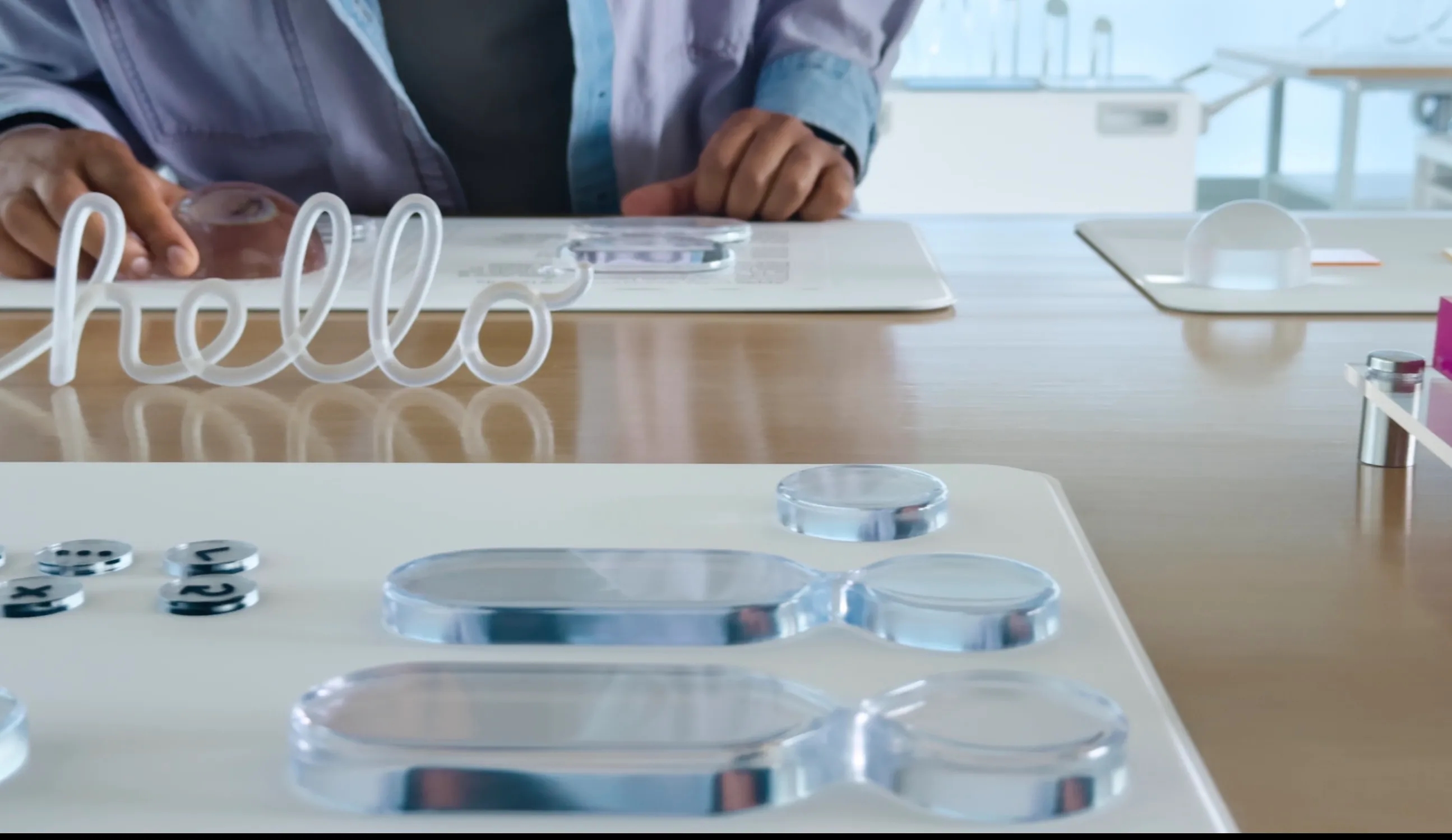 Apple навестува нови можности: Liquid Glass интерфејс, iPadOS 26 и Live преводи