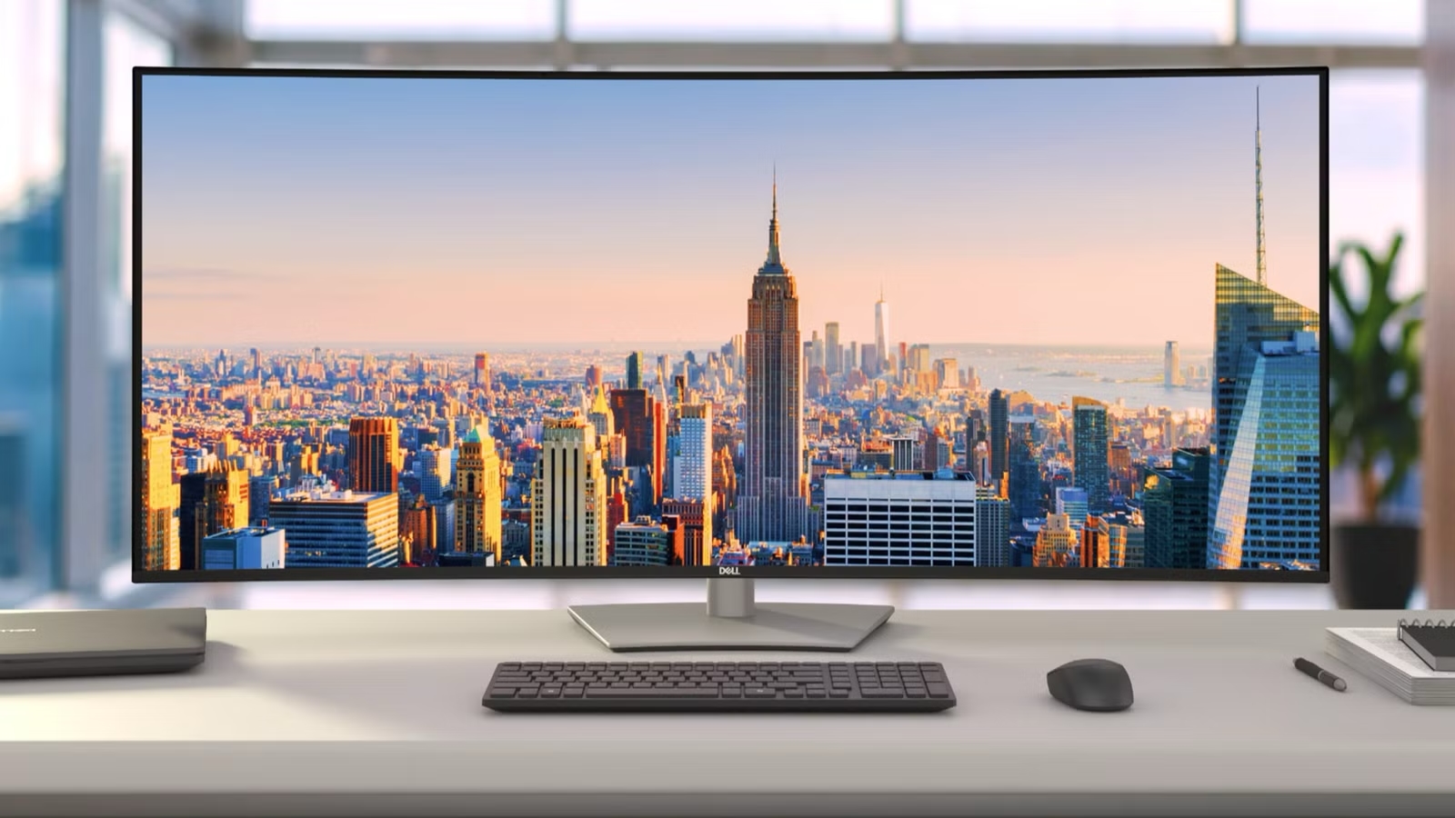 Dell UltraSharp 52 Thunderbolt Hub Monitor: 6K, 52-Inch Kavisli Güç Merkezi