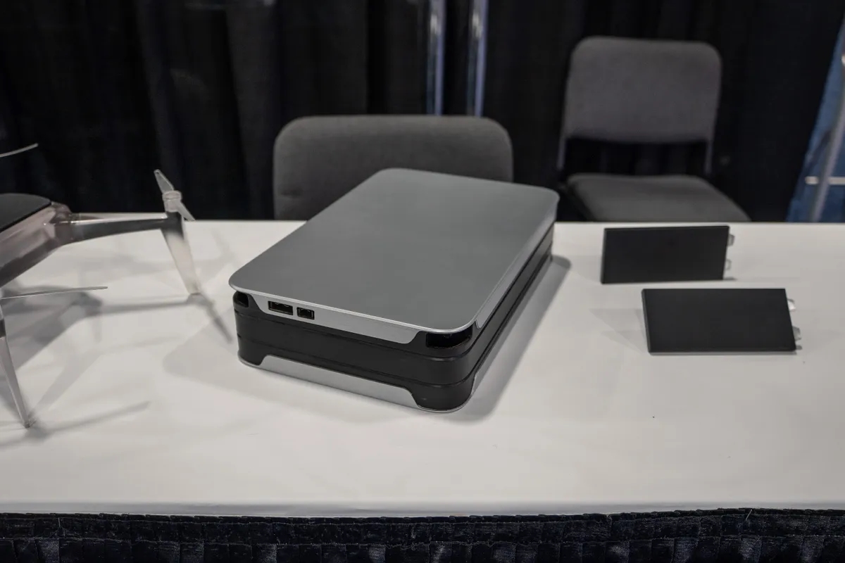 Целосно тврда тᴧл ба㏄ерја Donut Lab: врските за серијска производња и доверливост