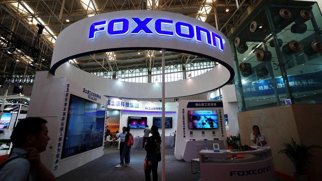 Стратегија за инвестиции на Foxconn во електрични возила, оддалечување од Кина и глобални пазарни цели