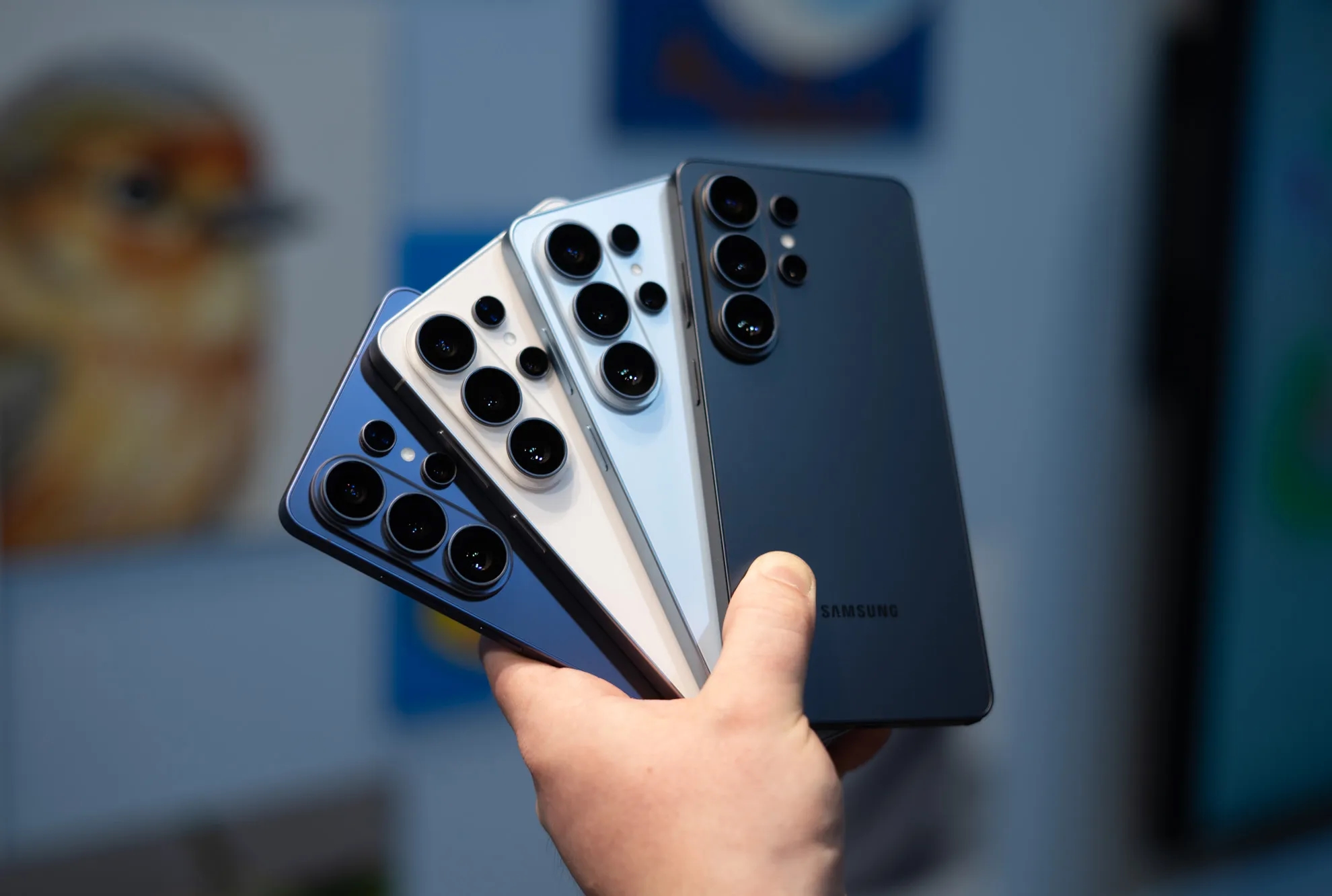 Galaxy S26: Qi2 Ready Поддршка и Магнетен Поставување Тема