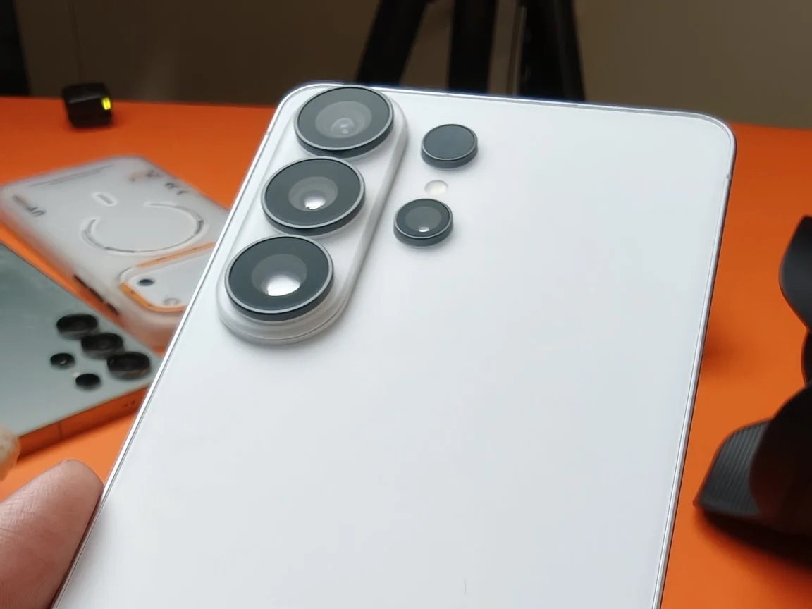 Првите впечатки и фотографии за камери на Galaxy S26 Ultra