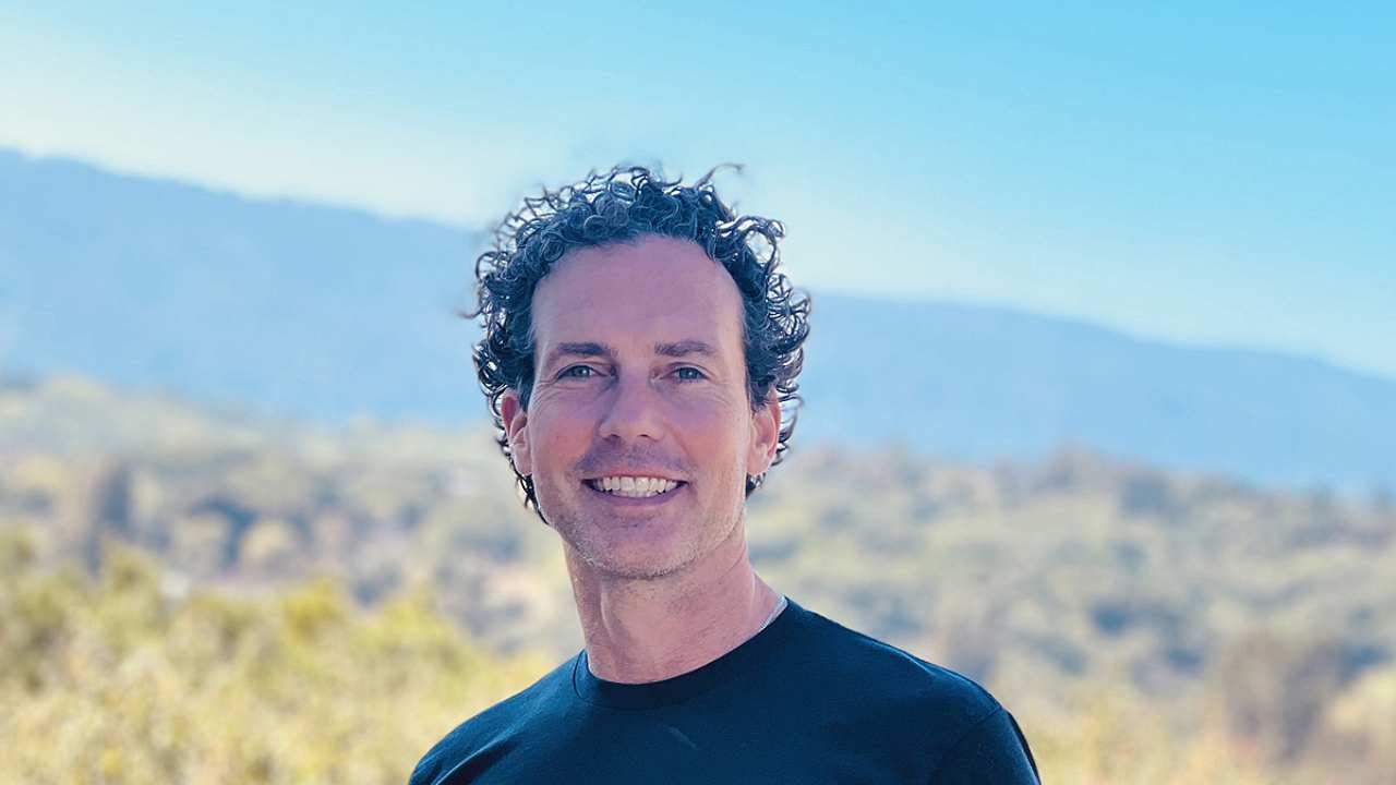 GM-Иднина на софтверскиот развој: Mike Abbott се приклучува како потпретседател за софтвер и иновации