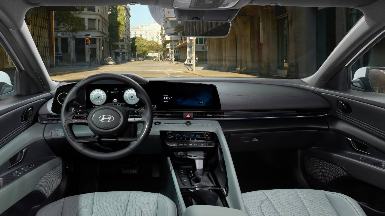 Новиот Hyundai Elantra со седан сегментот, со комбинација на елеганција и технологија