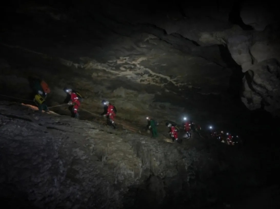 Кинески астронаути за симулација во пештери: подготовка за мисиите на Месецот во изолирана средина