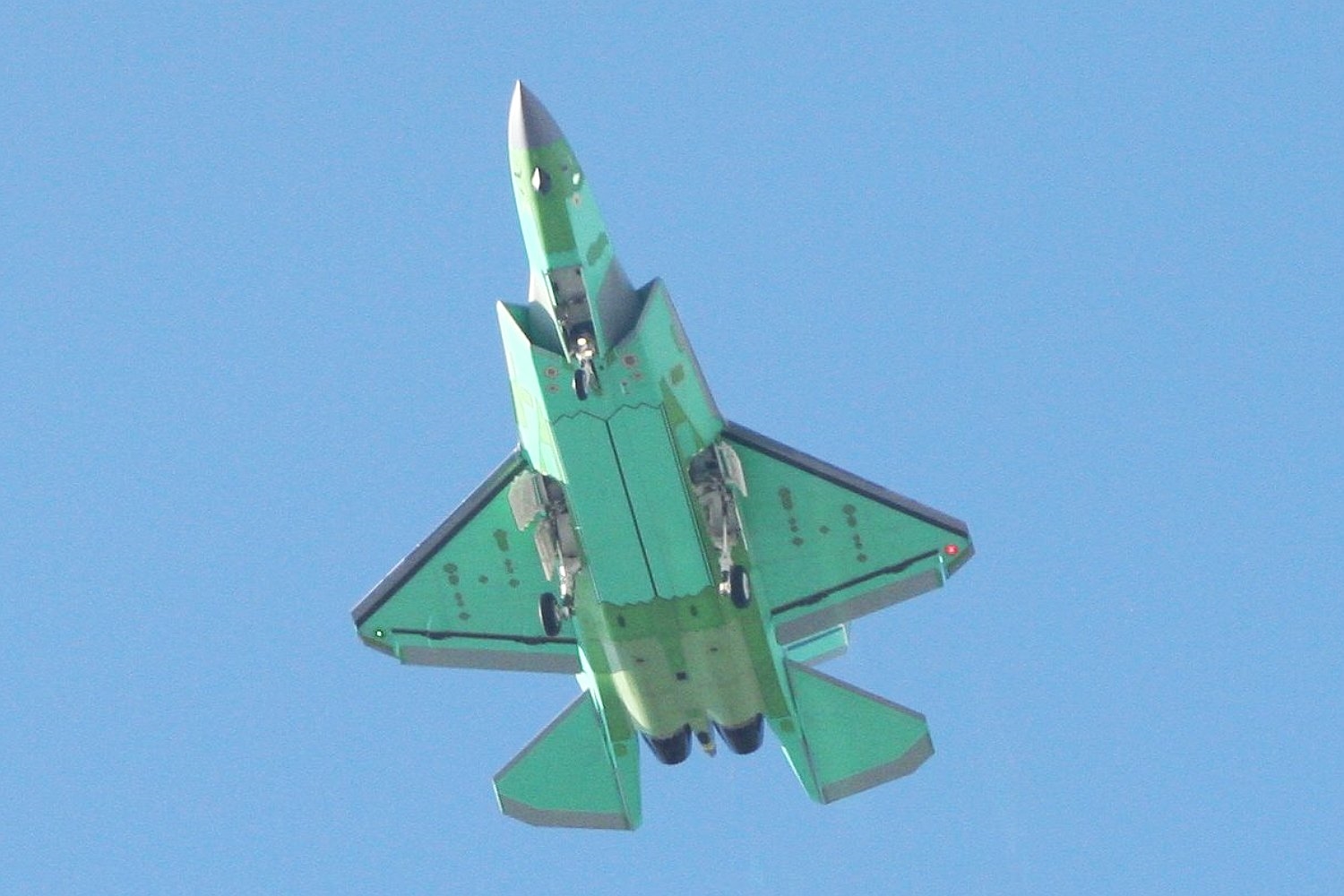 J-35: Готов за серијска производња, зголемување на летачката и производствената капацитет во морската транспортна индустрија