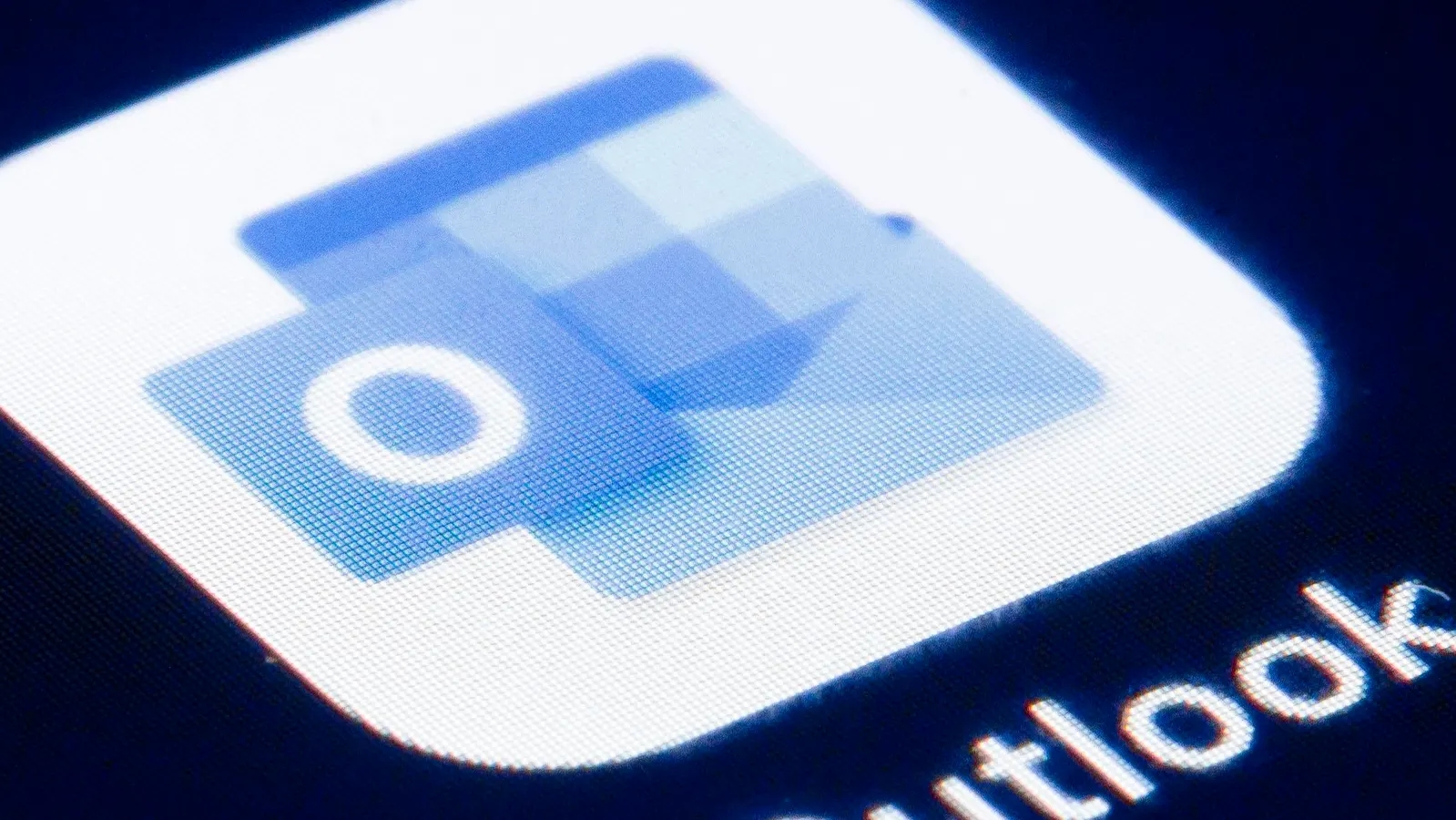 KB5078127 Групна ажурирање со Windows 11 24H2/25H2 реши проблеми со Outlook и облачни фајлови