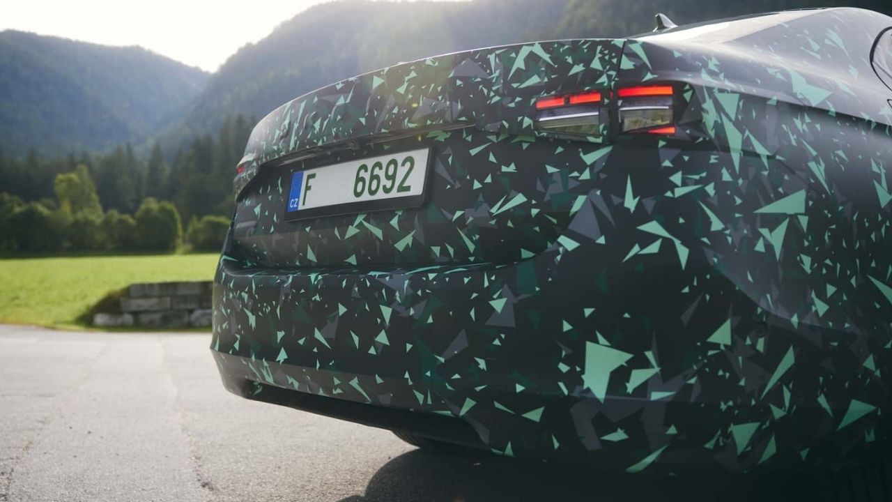 Skoda Superb Обнова: Новиот модел на турскиот пазар како светла точка меѓу опции за Passat