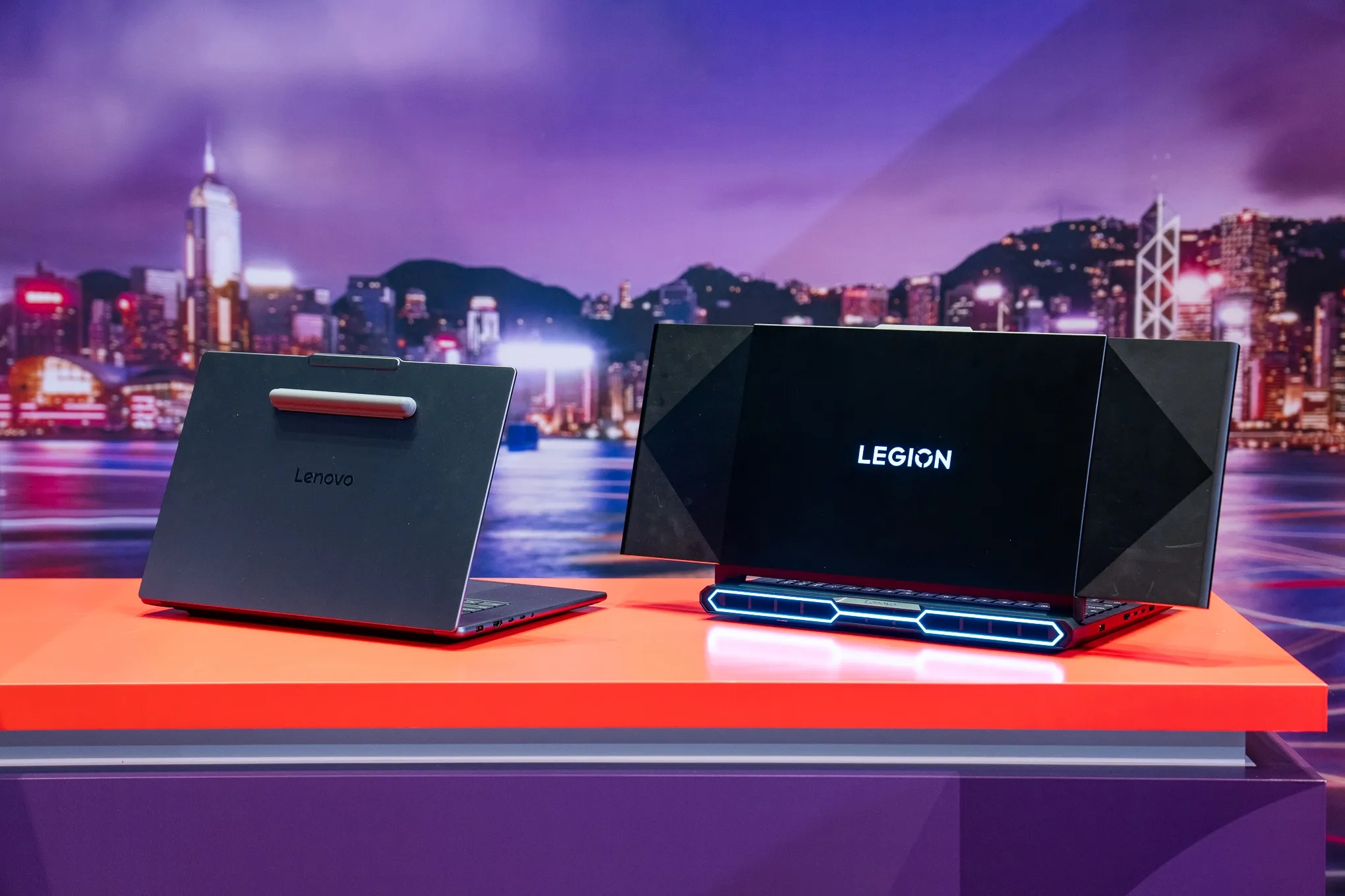Legion Pro Rollable: Мечта за гнутливиот гласовен OLED за игри од Lenovo