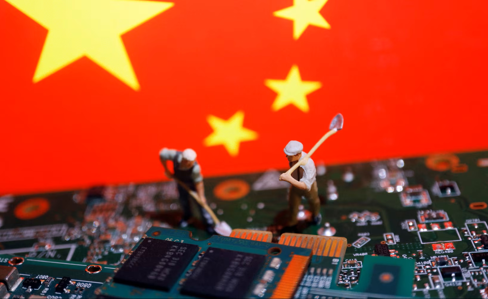 Кина го зголемува домашниот опсег во полупроводникот: нови правила, вложувања и домашни Lords