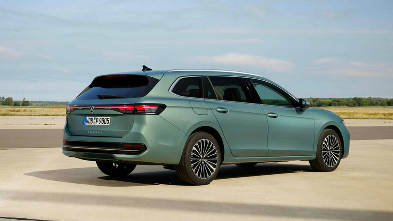 Passat-Нова Генерација - Последна Подготовка за седан: Поглед од страна на комбе