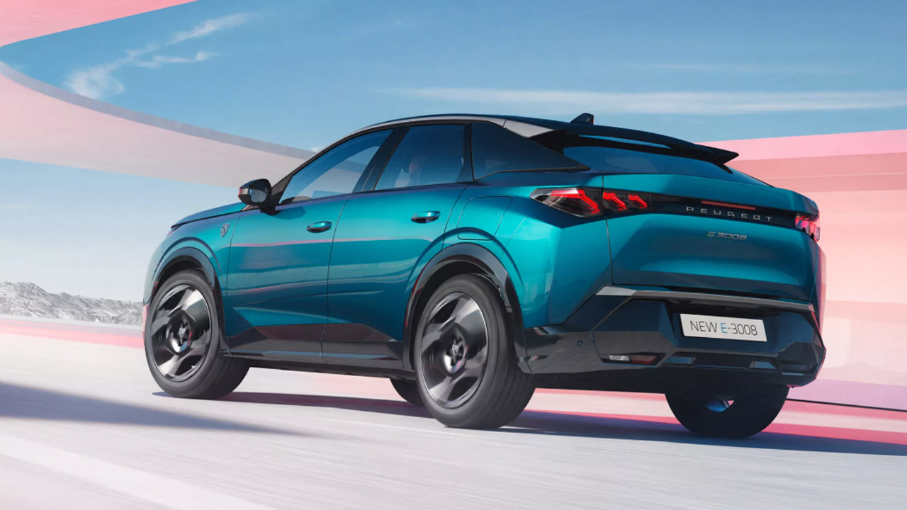 Peugeot E-3008: 320 HP’lik En Güçlü Elektrikli SUV Versiyonu ve 700 Kilometreye Varan Menzili