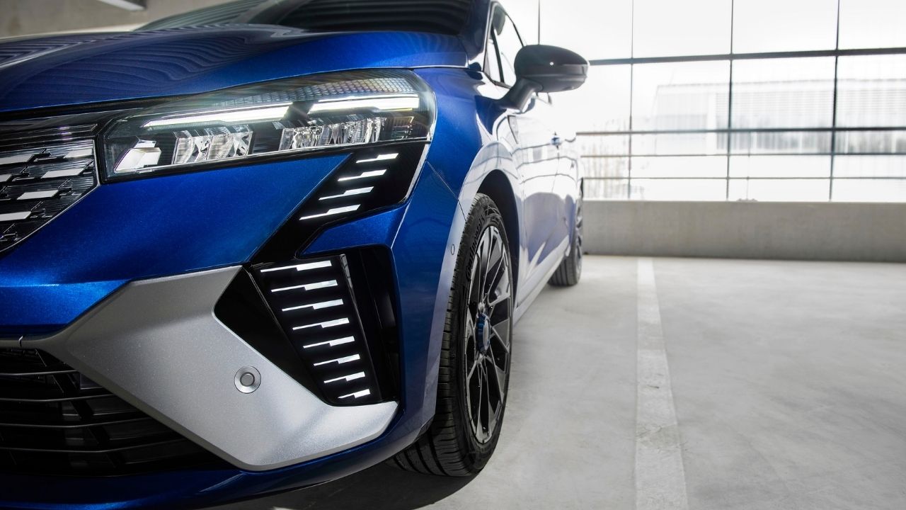 Renault Clio 2024: Сликата која пристигнува во Турција и ценовната игра