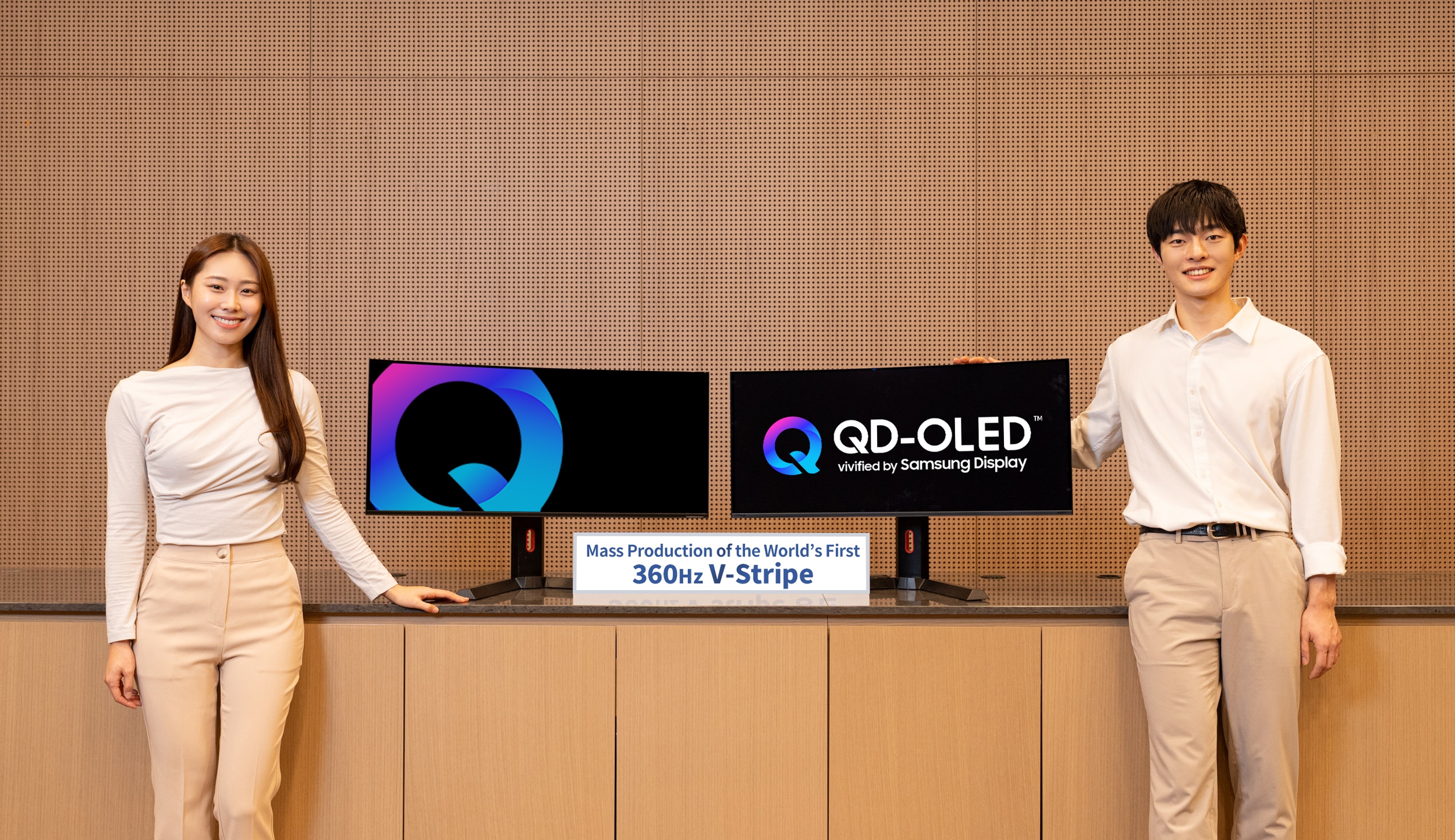 Samsung V-Stripe QD-OLED: 360 Hz Панели и Иновативни verticalни под-пиксели доаѓаат со возбудуавње