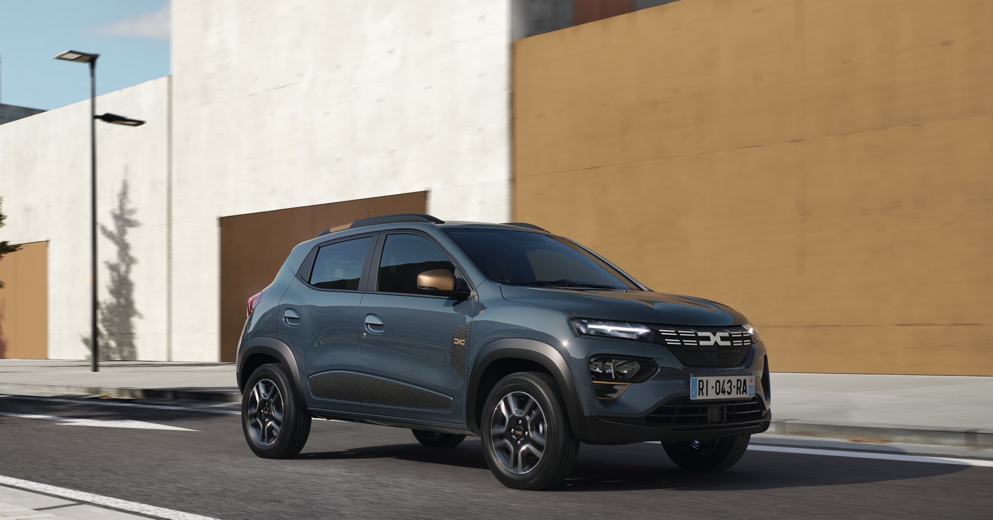 Турскиот најевтин електричен автомобил натпревар: Дачија Spring или Leapmotor T03?