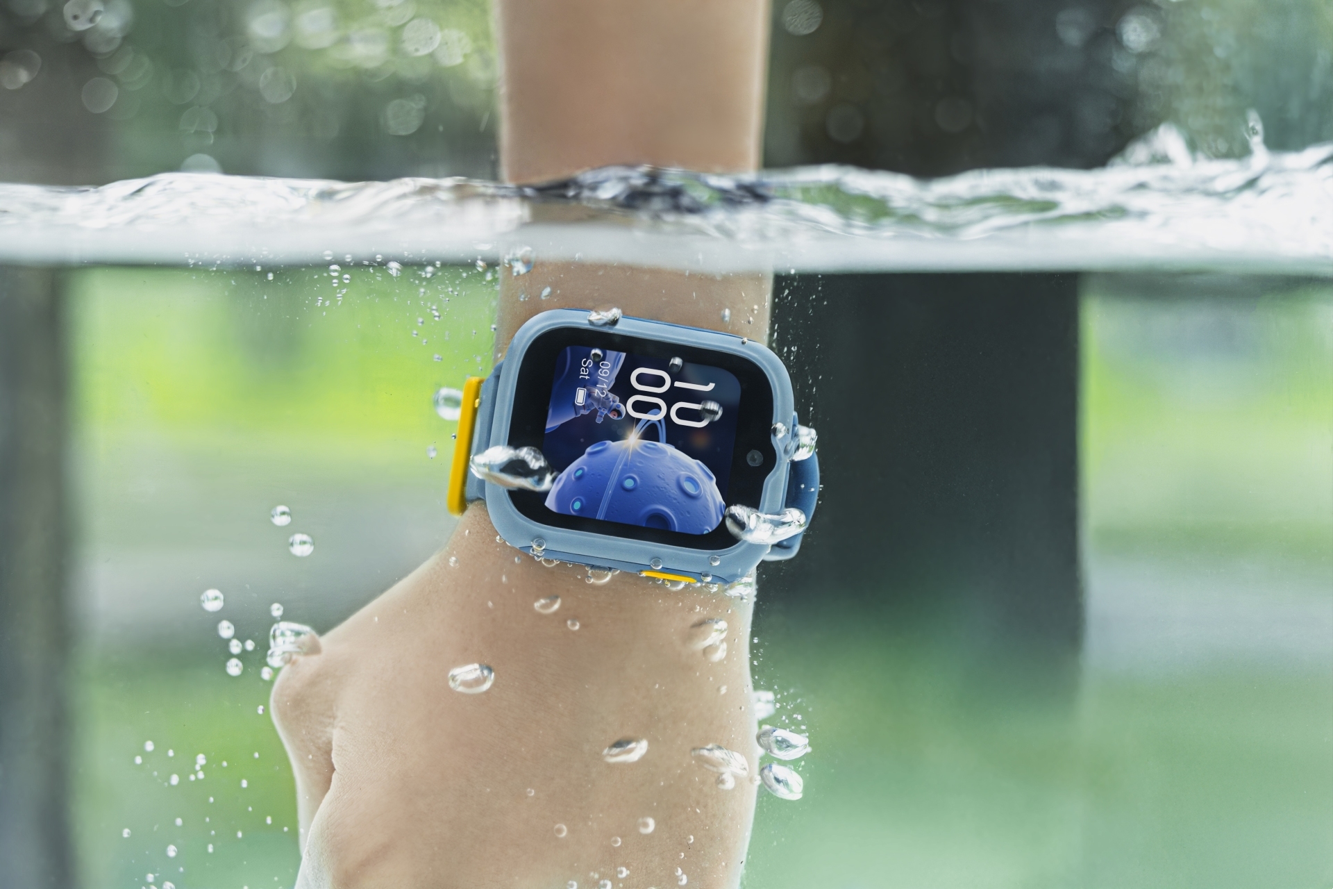 Во Турција TCL нуди преносливи проектори и паметен часовник за деца за нова eко-систем