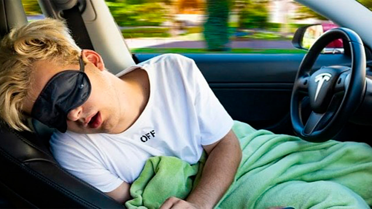 Цели за автономно возење во Тесла: Тврдења и реалности на Маск до крајот на годината