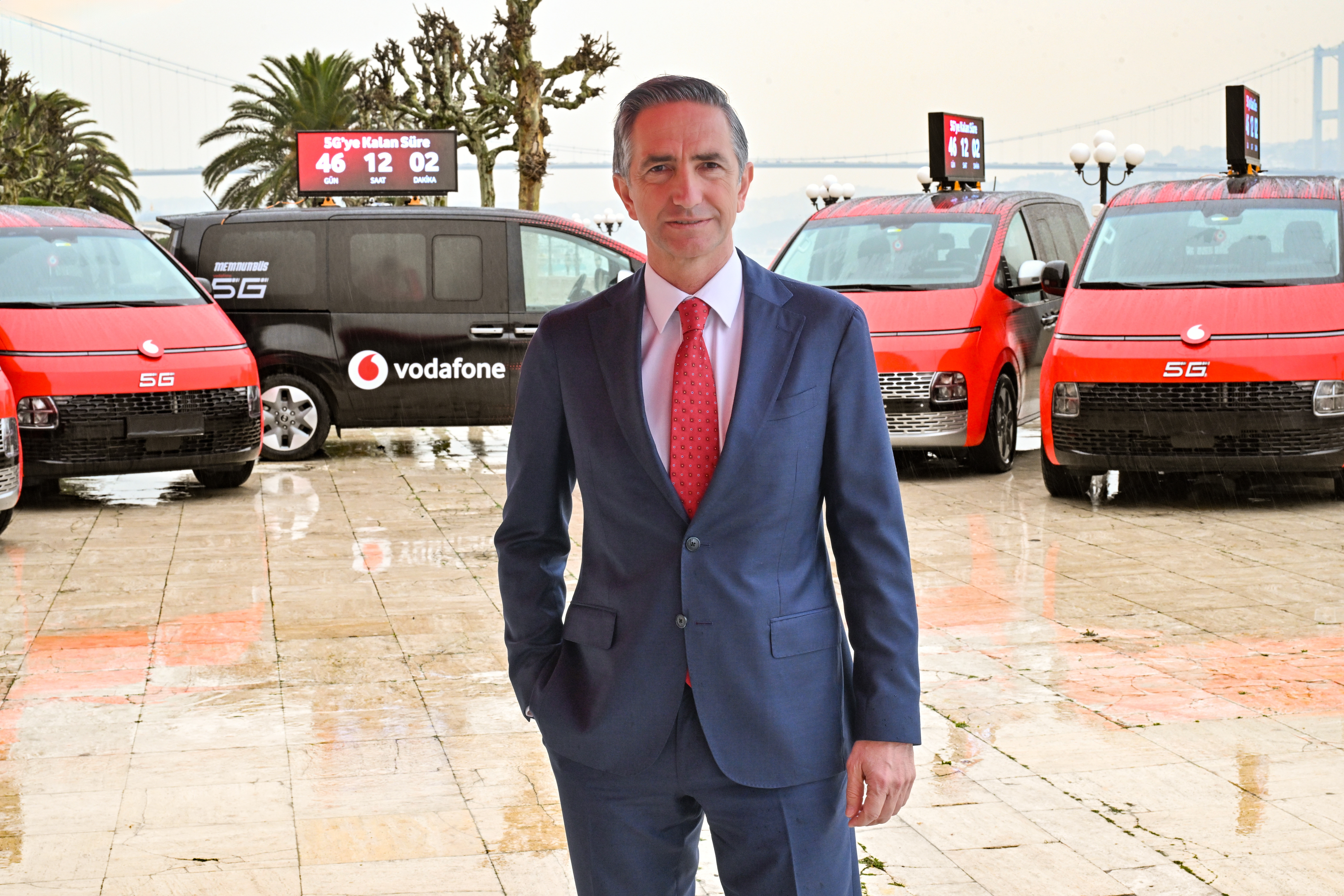 Vodafone 5G Подготовки и информативна кампања со Memnunbüs за домашниот пазар