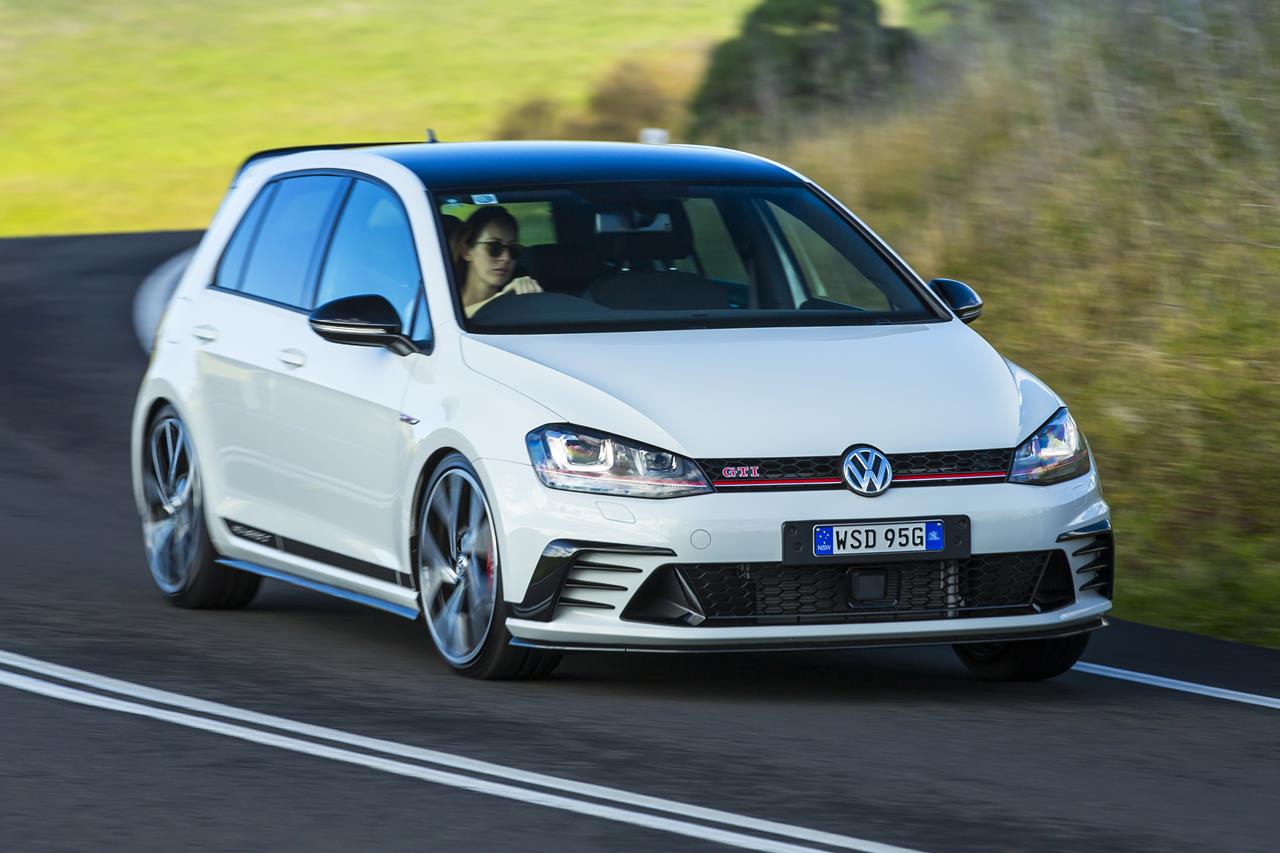 Volkswagen Golf во Механички Менаџерски Крај: Електрична иднина и Планови за Фејслифт 8. Јенес