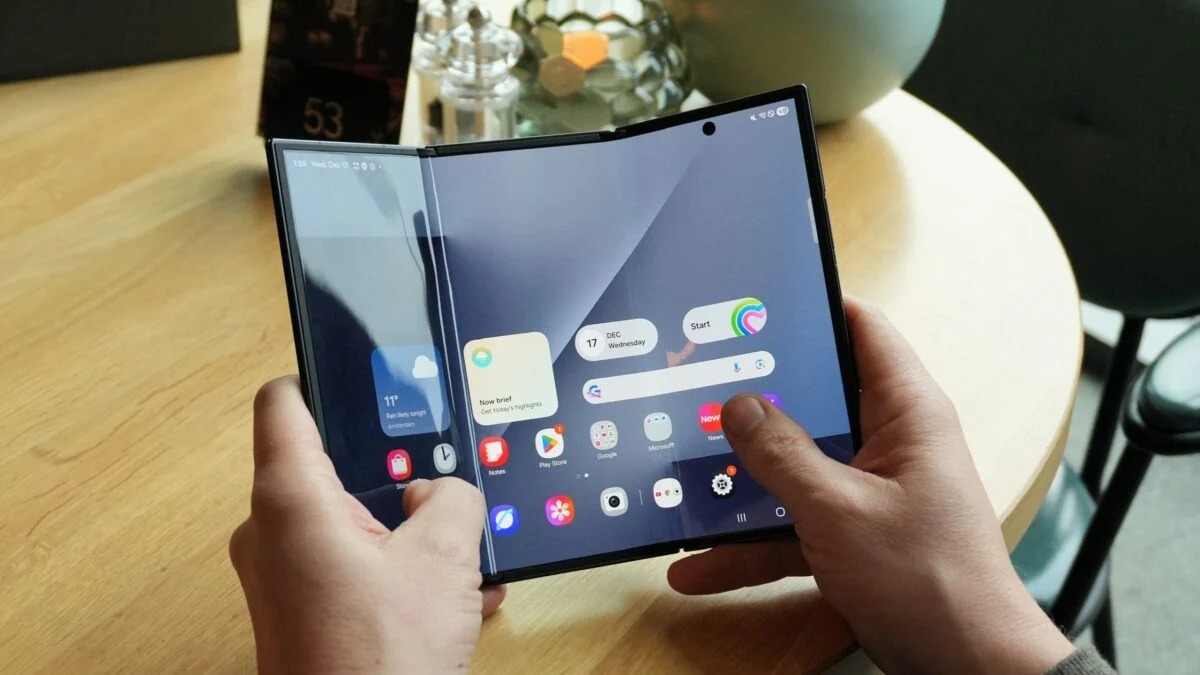 Првите наоди и можности за хардвер на проблемите со екранот Galaxy Z TriFold