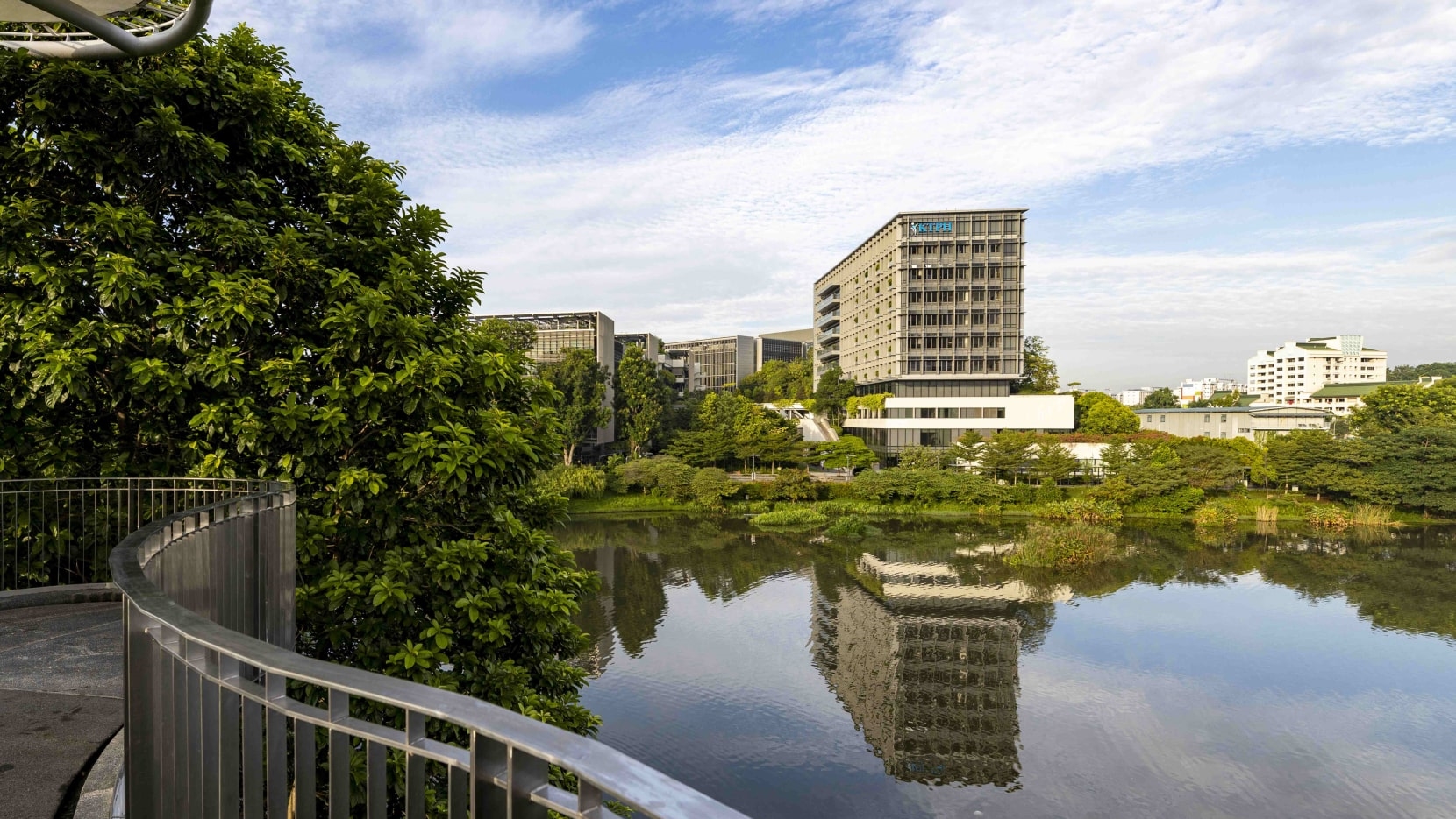 Khoo Teck Puat Болница: Интегриран градски болнички комплекс со природа и биолошка разновидност